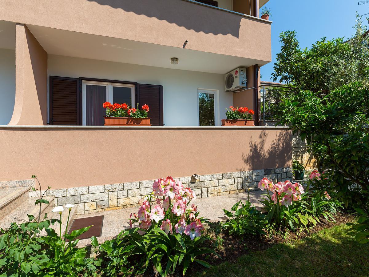 Apartment Nerina โปเรช ภายนอก รูปภาพ